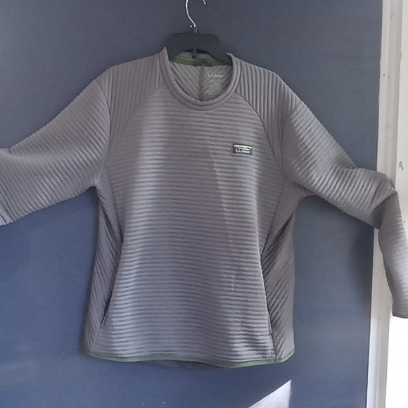 L.L.Bean Other - L.L.Bean gray polyester one long front pocket slightly fitted Large top